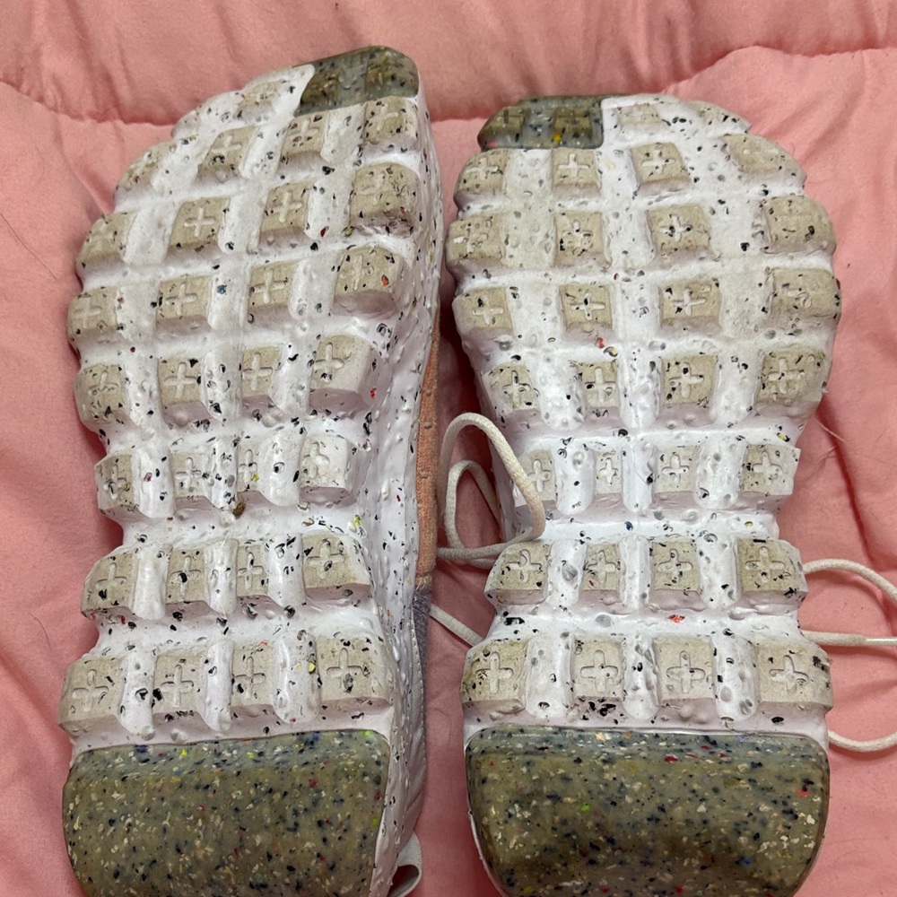 Nike Gray and Peach Athletic Shoes - Picture 5 of 7